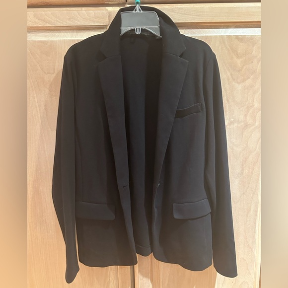 Black Uniqlo Blazer LIKE NEW - Picture 6 of 8